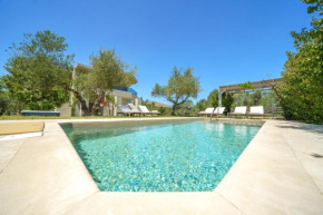 Villa Marian with Private Swimming Pool & Jacuzzi